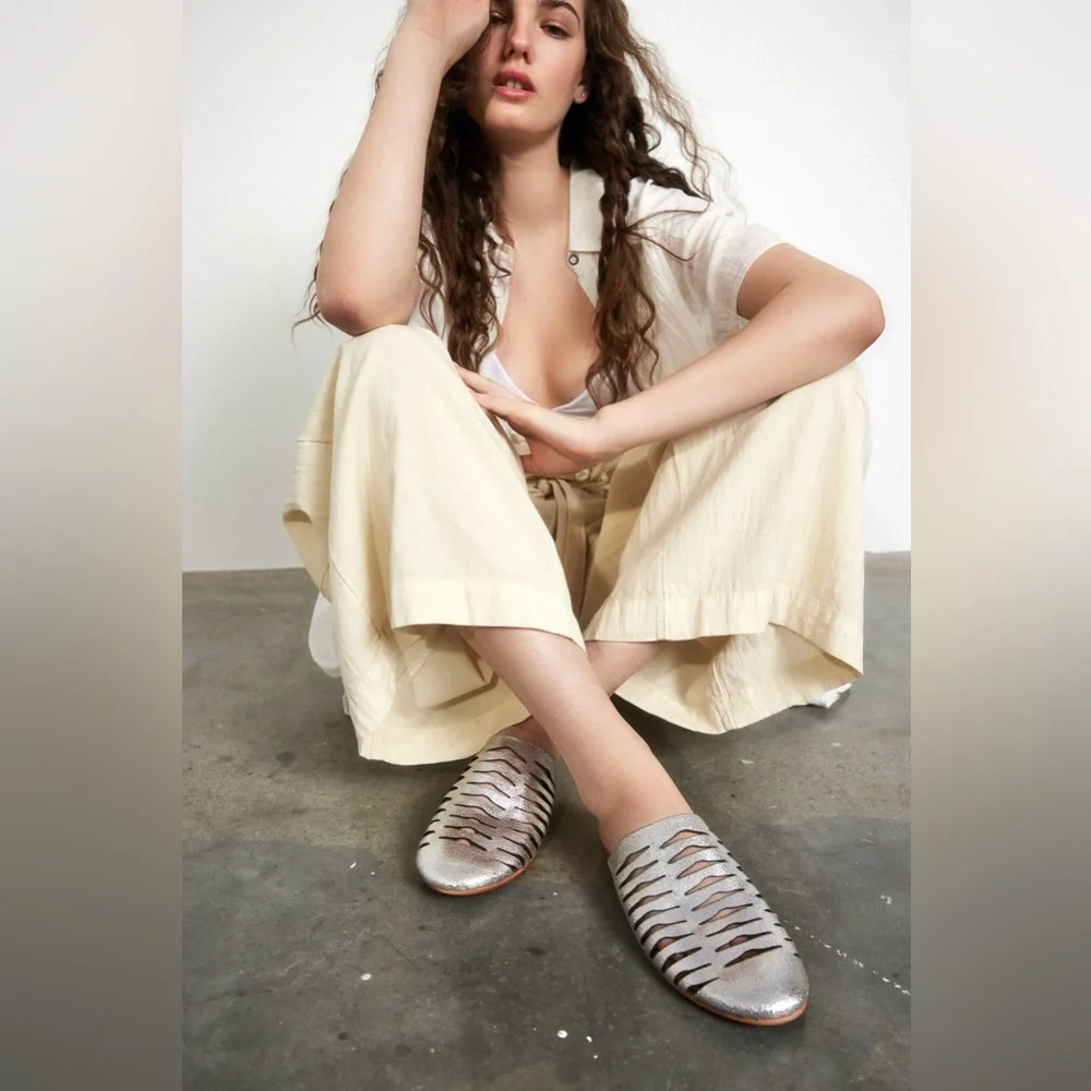 Free People Slice of Sun Silver Leather Cutout Mule Flats - Size 7.5 NWT